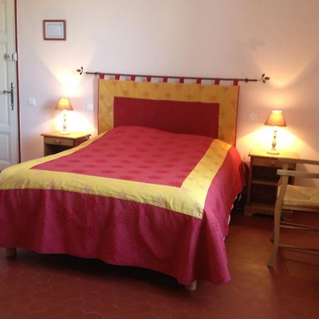 Mas La Cigaliere Bed and Breakfast Venasque Εξωτερικό φωτογραφία