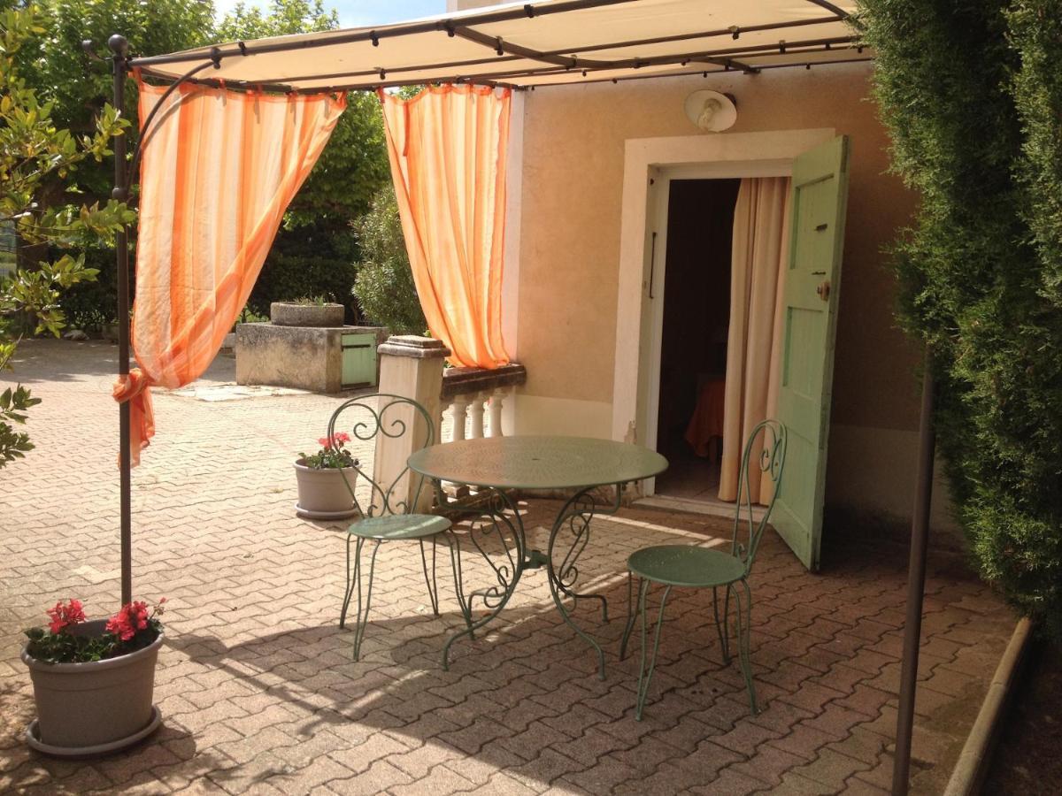 Mas La Cigaliere Bed and Breakfast Venasque Εξωτερικό φωτογραφία