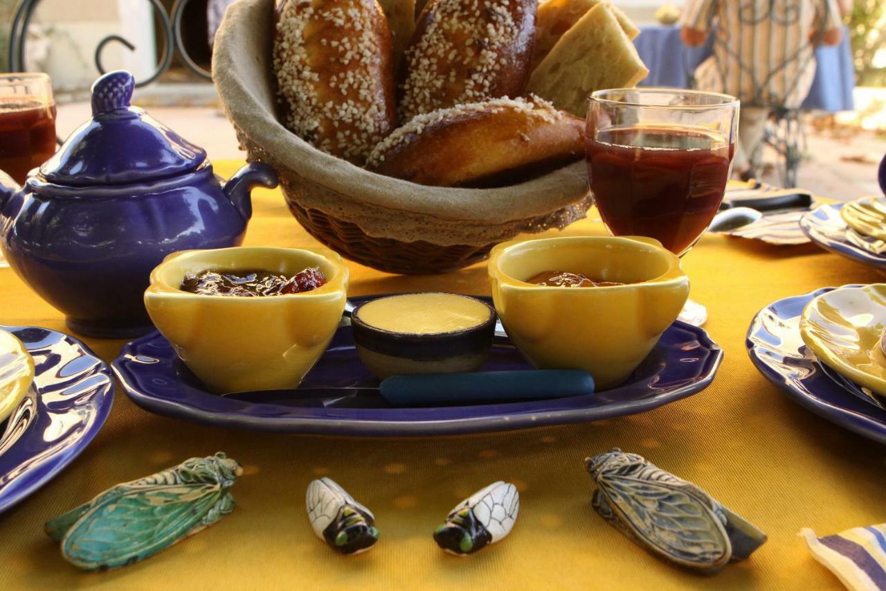 Mas La Cigaliere Bed and Breakfast Venasque Εξωτερικό φωτογραφία