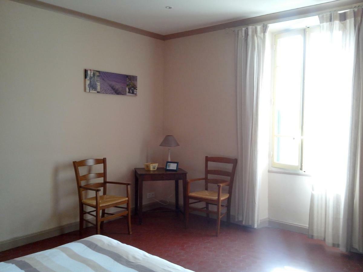Mas La Cigaliere Bed and Breakfast Venasque Εξωτερικό φωτογραφία