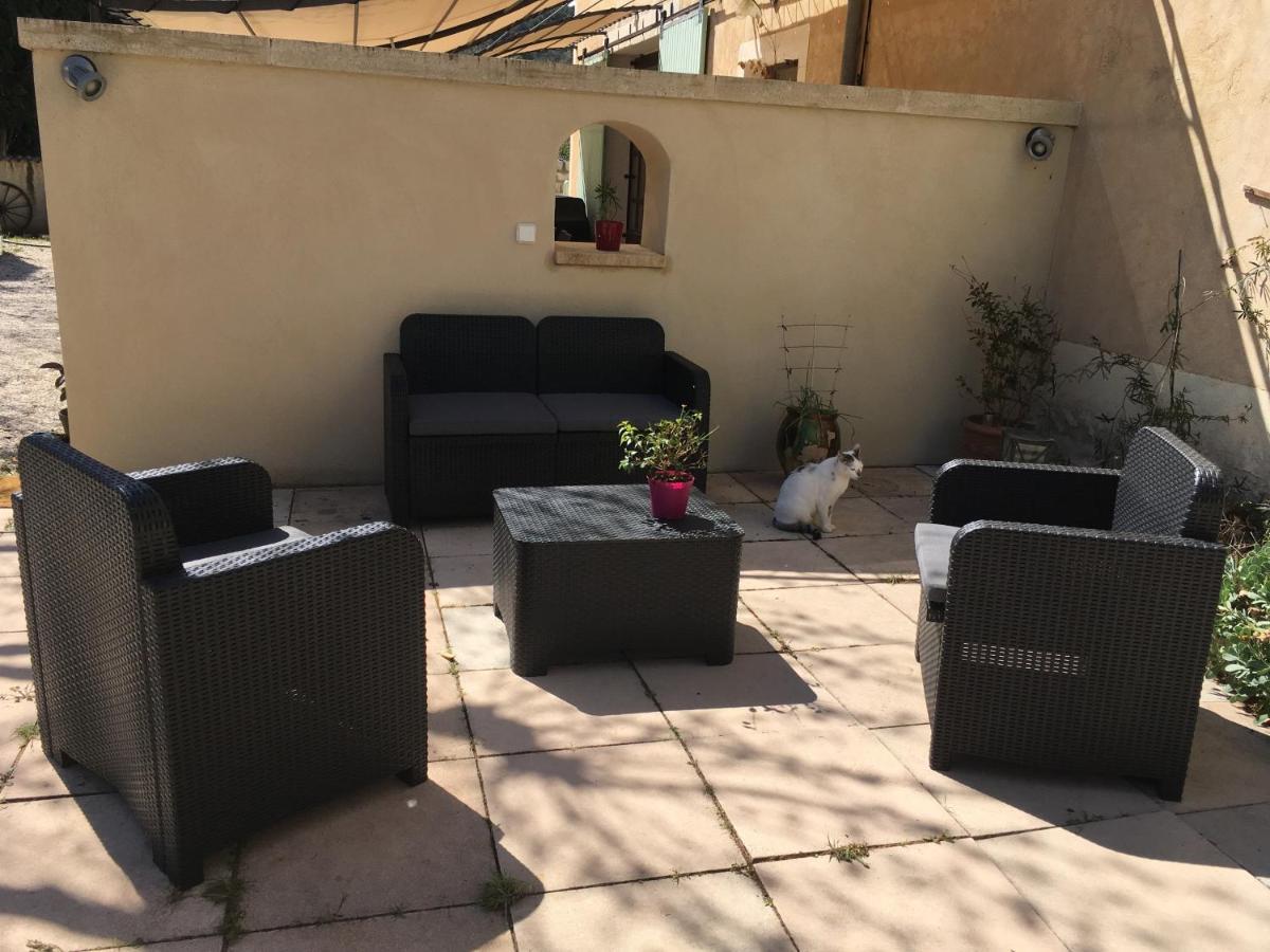 Mas La Cigaliere Bed and Breakfast Venasque Εξωτερικό φωτογραφία