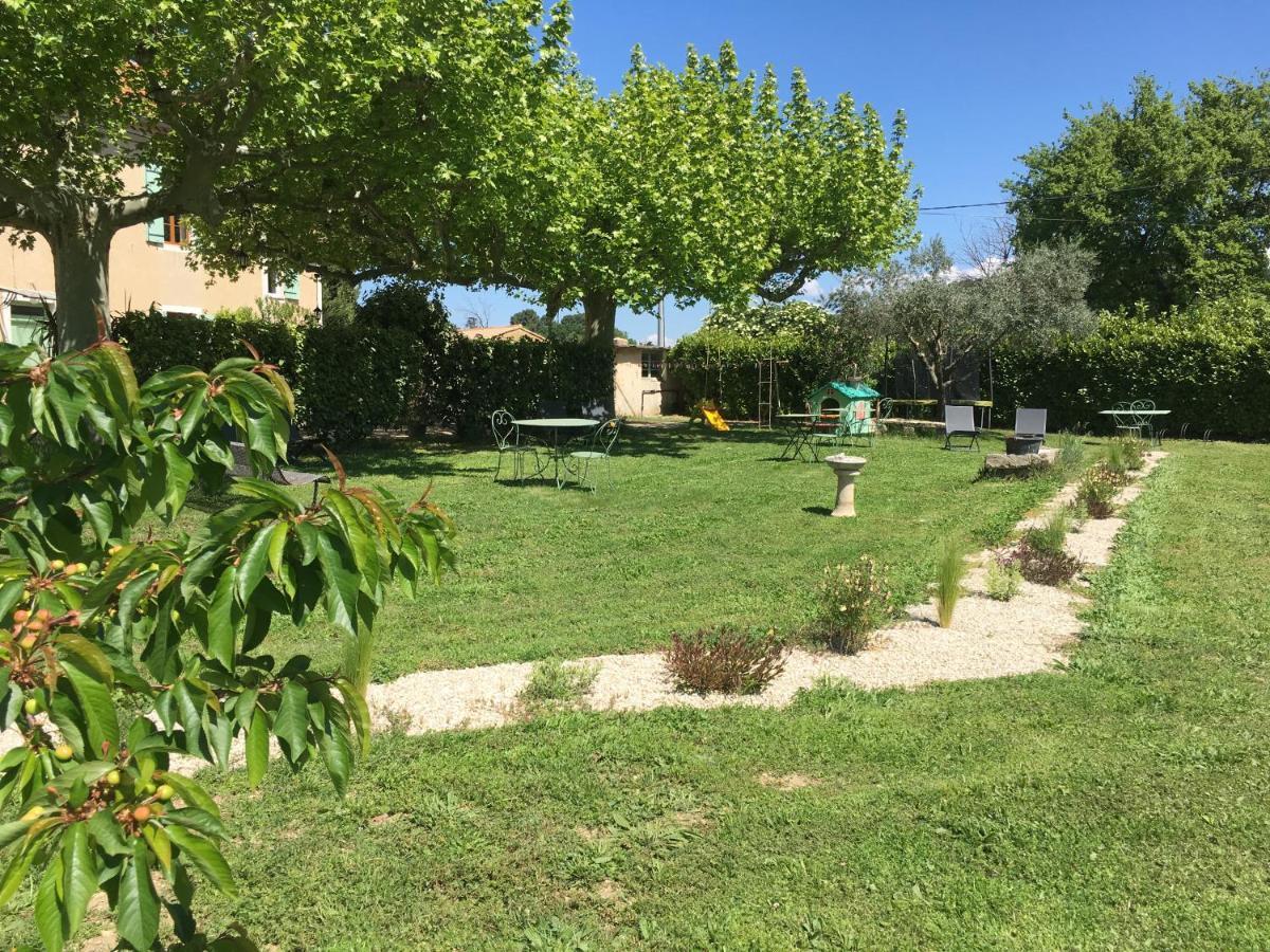 Mas La Cigaliere Bed and Breakfast Venasque Εξωτερικό φωτογραφία